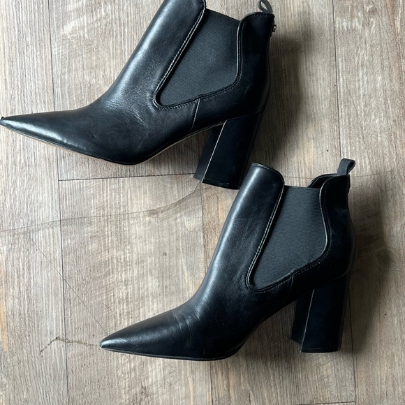 Marc Fisher Taci Pointy Toe Ankle Bootie Black Leather Size 8 - Picture 9 of 9